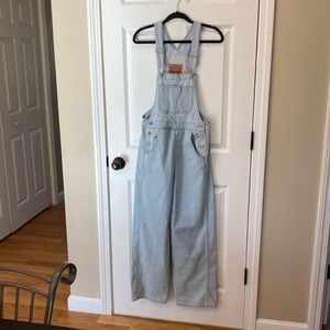 Women’s Jean overalls by Levi’s size small